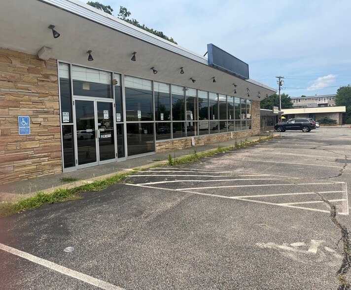 Primary Photo Of 2841 Pawtucket Ave, Riverside Freestanding For Lease