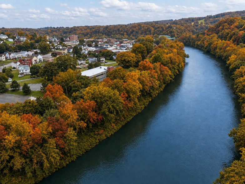 Primary Photo Of 1 Kiski Ave, Leechburg Office For Sale