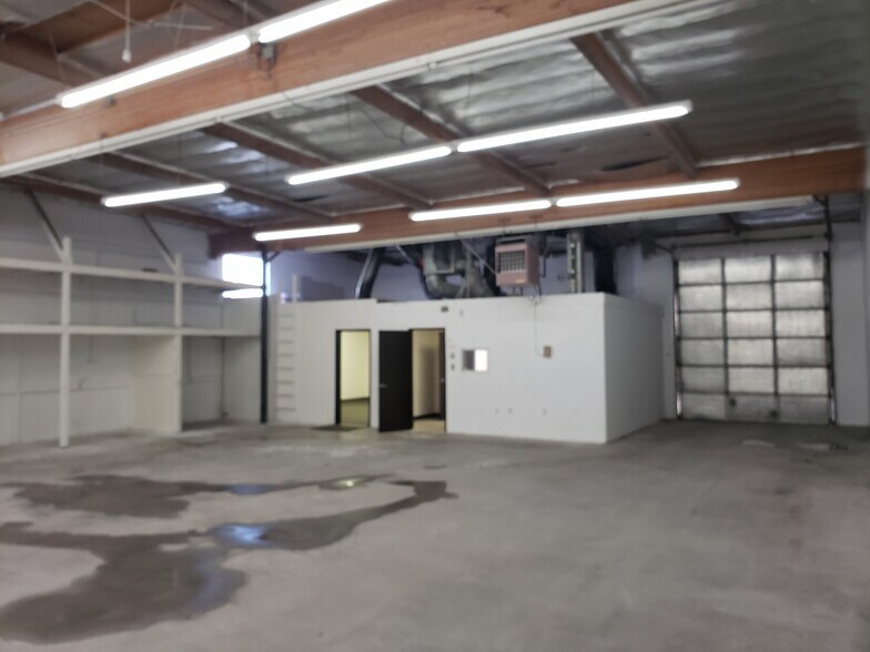 More Photos Of 10115 Canoga Ave, Chatsworth Warehouse For Lease