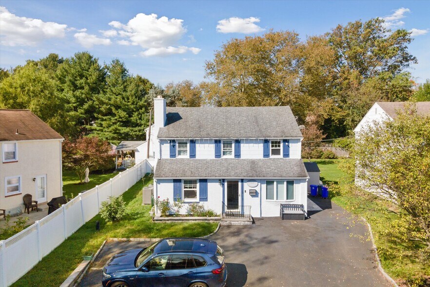 More Photos Of 419 N York Rd, Hatboro Office Residential For Sale