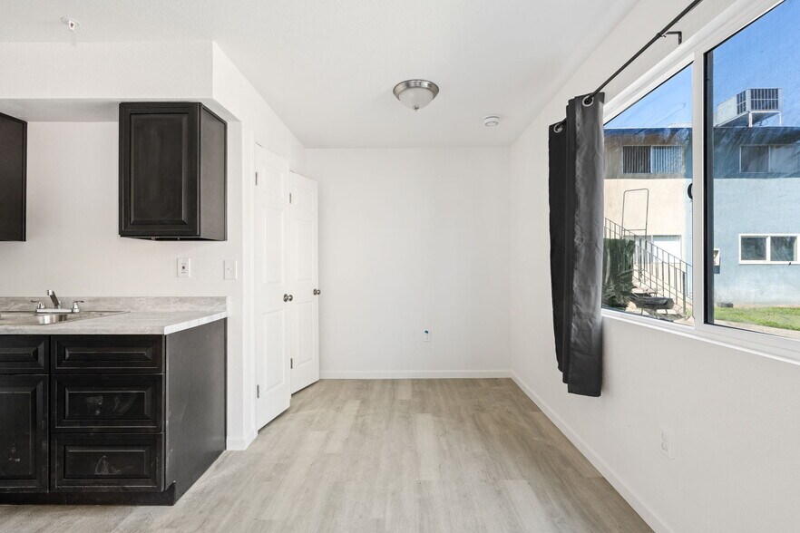 More Photos Of 475 N Manila Ave, Fresno Apartments For Sale