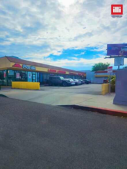 More Photos Of 8646-8658 Woodman Ave, Arleta Freestanding For Lease