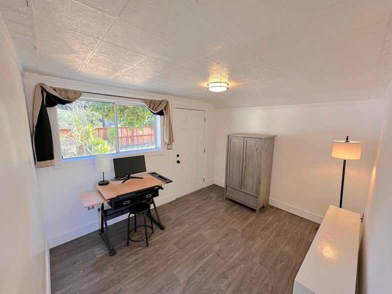 More Photos Of 604 Live Oak Ave, Sebastopol Assisted Living For Sale