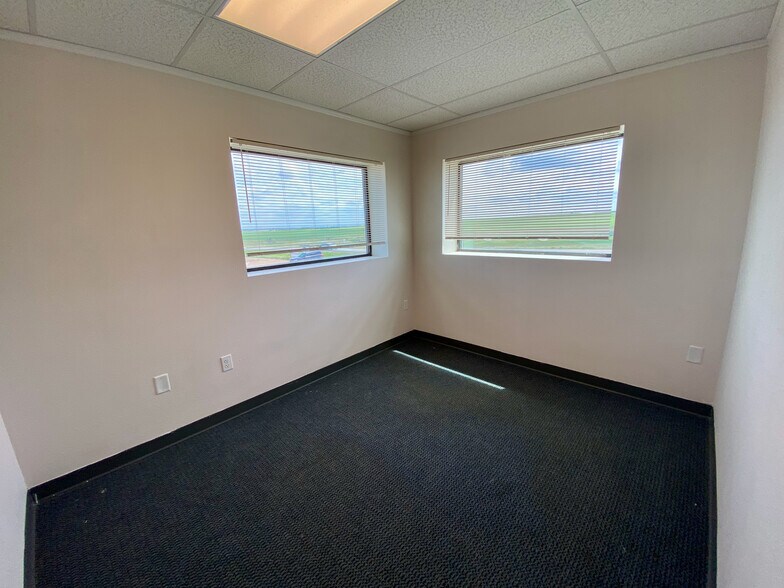 More Photos Of 14472 Commerce Park Blvd, Williston Warehouse For Sale