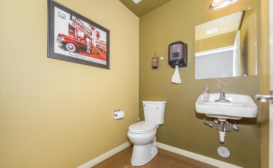 More Photos Of 415 S Main St, Cottonwood Storefront Retail Office For Sale