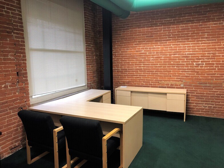 More Photos Of 131 E Grant St, Lancaster Office For Lease