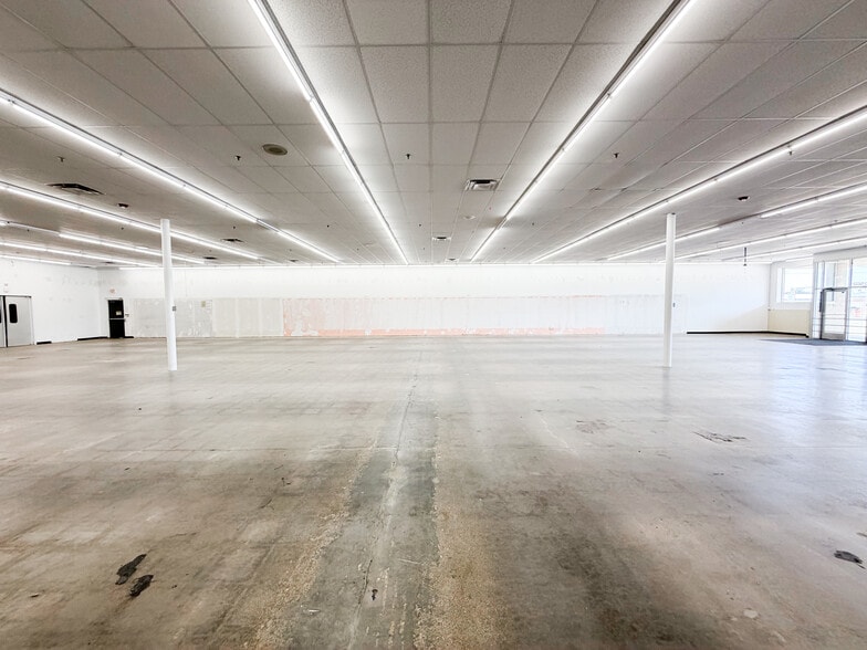 More Photos Of 2502-2504 50th St, Lubbock Freestanding For Lease