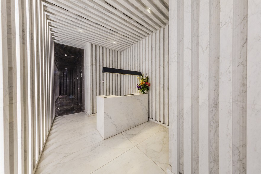 More Photos Of 693 Fifth Ave, New York Office For Lease