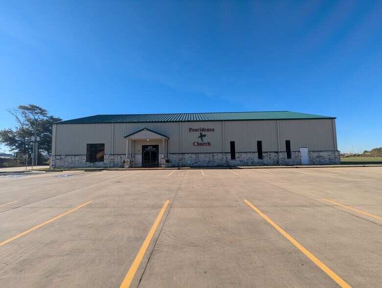 More Photos Of 5315 N Twin City Hwy, Nederland Warehouse For Lease