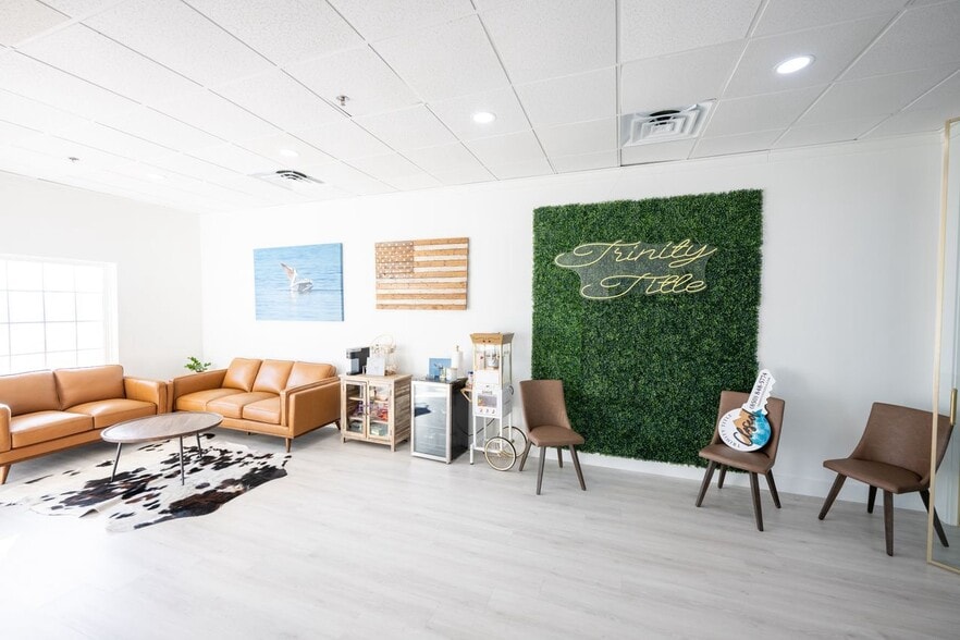 More Photos Of 4507 furling Ln, Destin Loft Creative Space For Lease