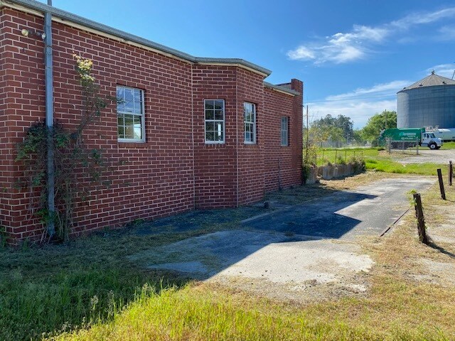 More Photos Of 201 Industrial Rd, Sylvania Light Distribution For Sale