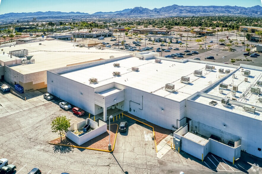 More Photos Of 4500 E Sunset Rd, Henderson General Retail For Lease