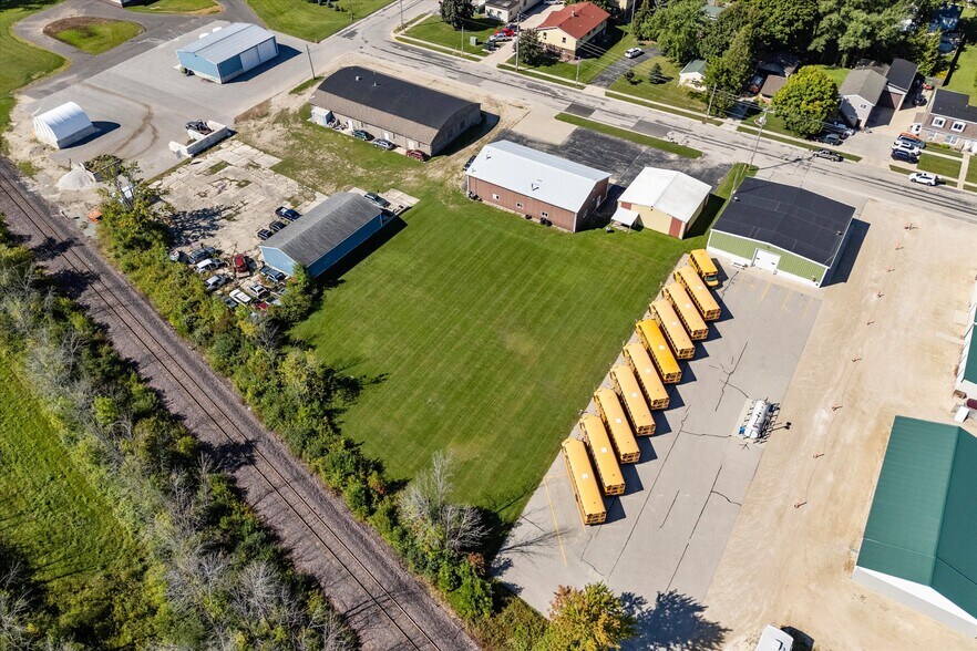 More Photos Of 214 N Commerce St, Cedar Grove Auto Repair For Sale