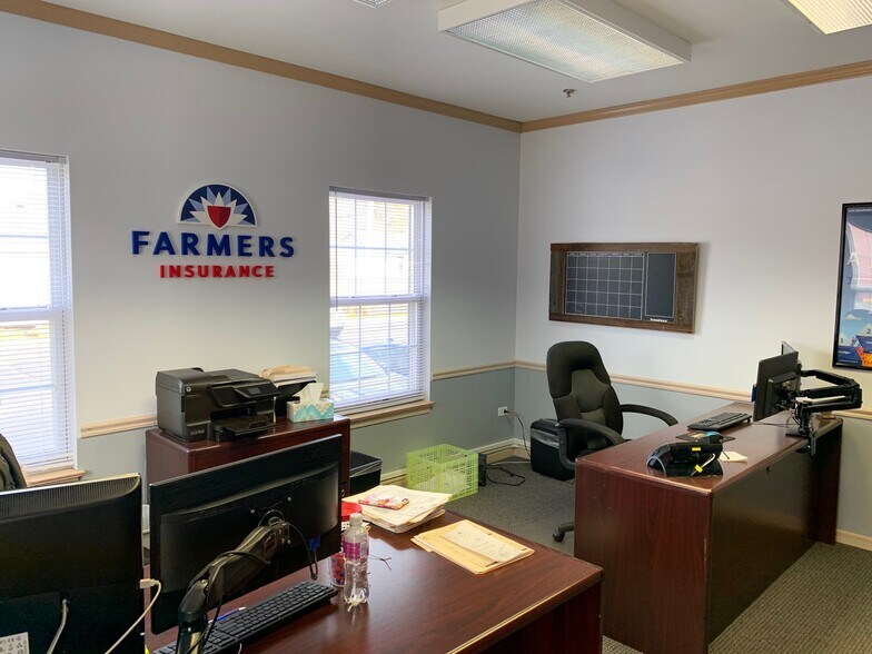 More Photos Of 27W140 Roosevelt Rd, Winfield Medical For Lease