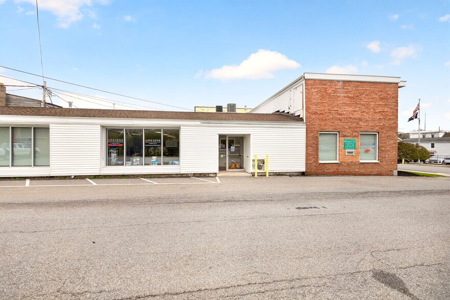More Photos Of 14 Amity St, Spencerport Freestanding For Sale