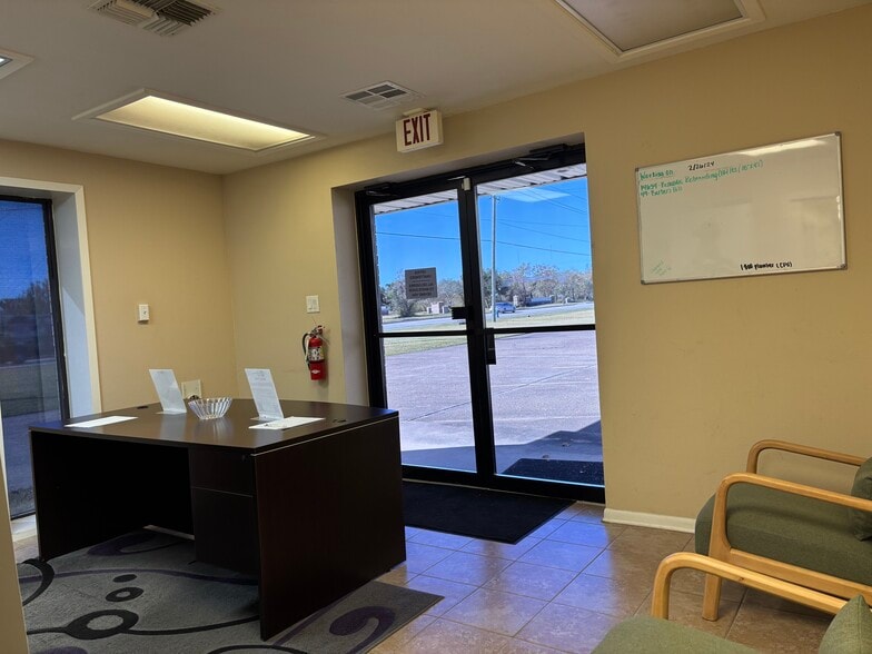 More Photos Of 4181 Magnolia St, Pearland Manufacturing For Lease