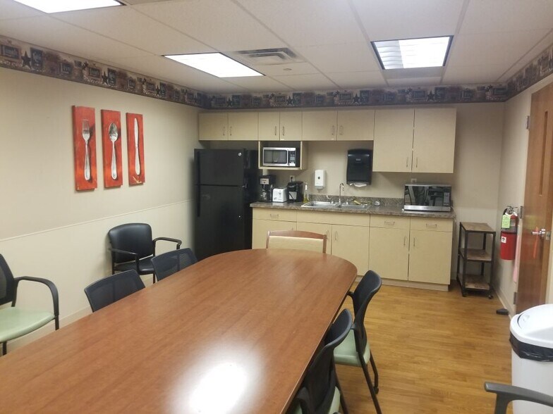 More Photos Of 1916 N Main St, Princeton Supermarket For Sale