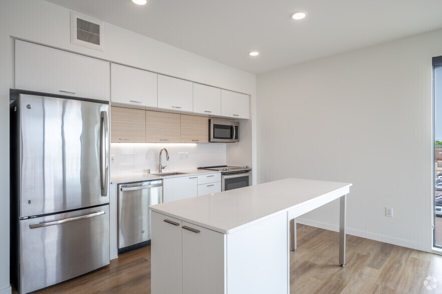 More Photos Of 747 Hampden Ave, Saint Paul Apartments For Sale