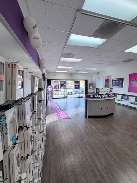 More Photos Of 2701 N Bristol St, Santa Ana Storefront For Lease