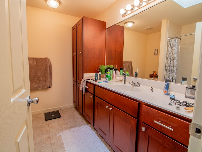 More Photos Of 1001-1005 Ann Ave, Saint Louis Apartments For Sale