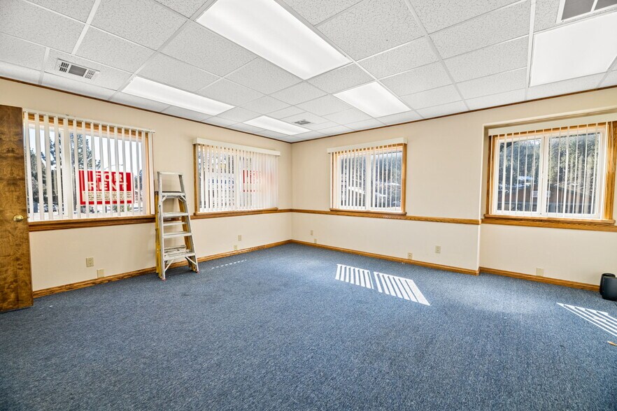 More Photos Of 41656 Big Bear Blvd, Big Bear Lake Freestanding For Sale