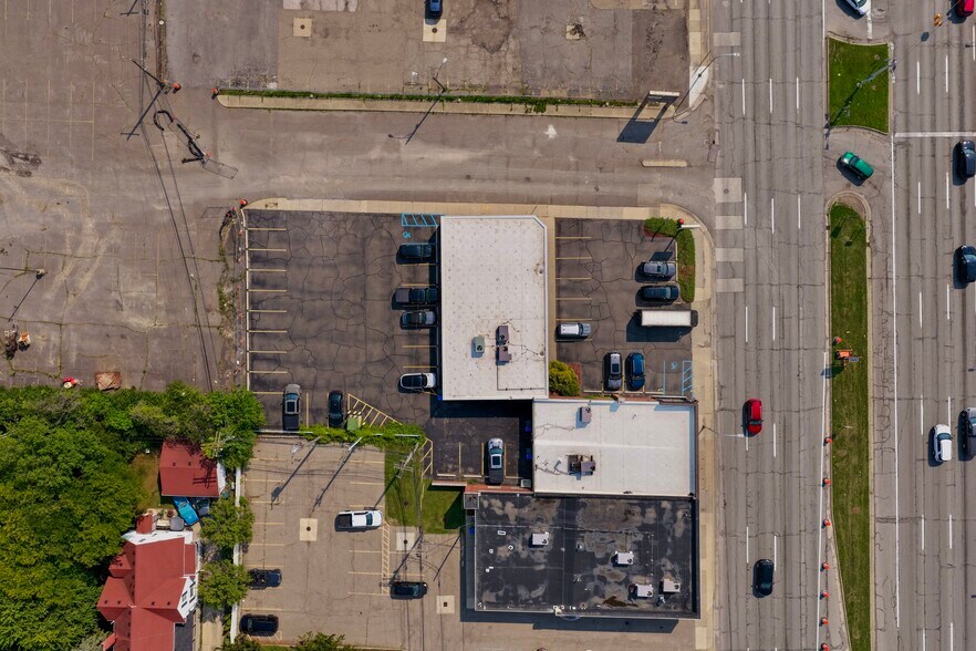 More Photos Of 23498-23520 Michigan Ave, Dearborn Office For Lease