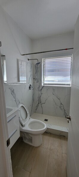 More Photos Of 1723 Liberty St, Hollywood Apartments For Sale