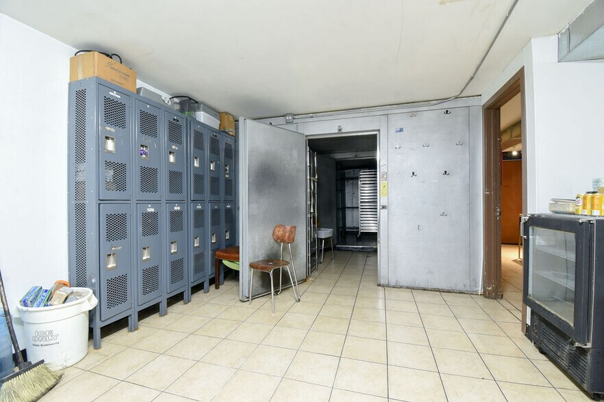 More Photos Of 2456 N California Ave, Chicago Storefront Retail Residential For Lease