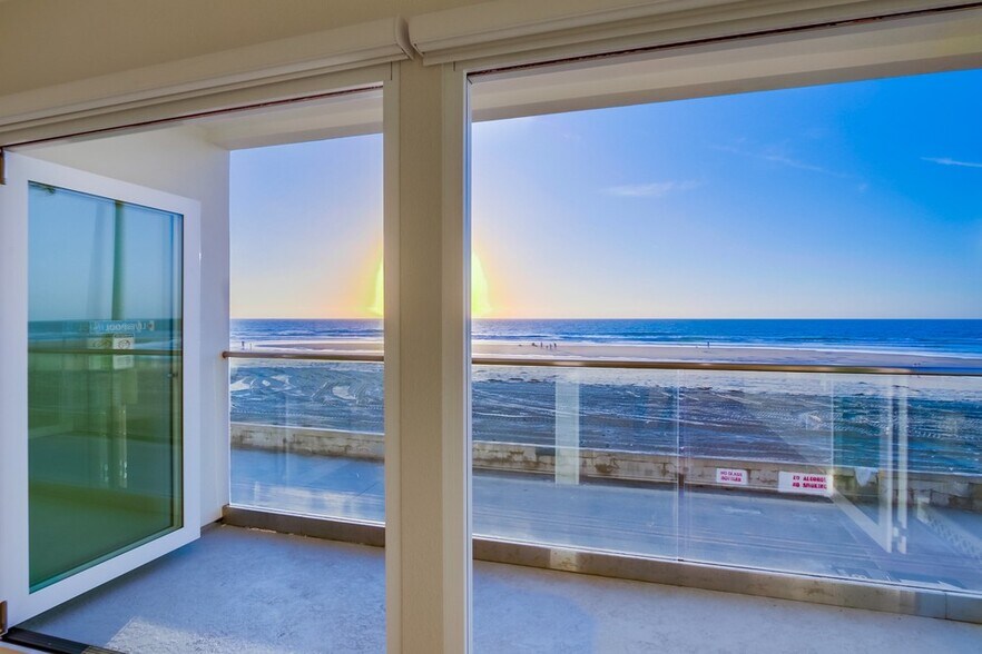 More Photos Of 3449 Ocean Front Walk, San Diego Apartments For Sale