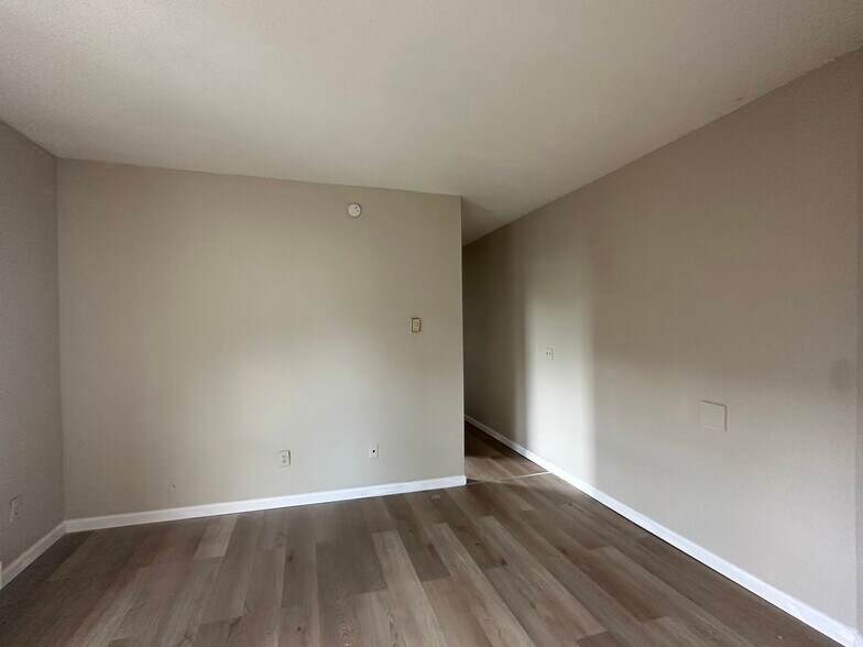 More Photos Of 197 S Leonard St, Waterbury Apartments For Sale