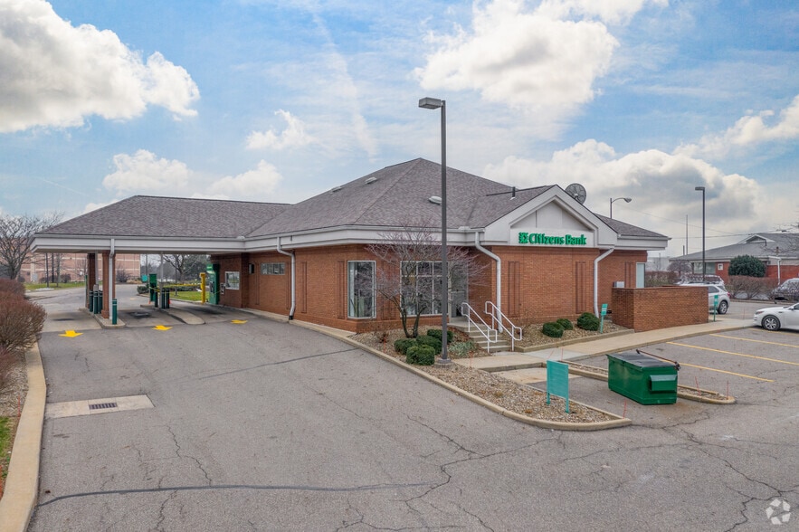 More Photos Of 1165 E Waterloo Rd, Akron Bank For Lease