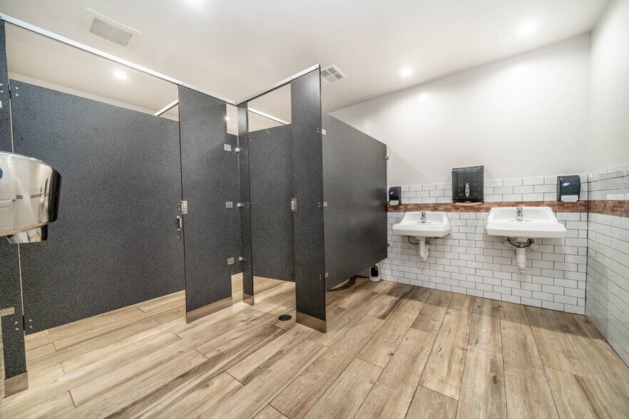 More Photos Of 2503 Beverly Blvd, Los Angeles Medical For Sale