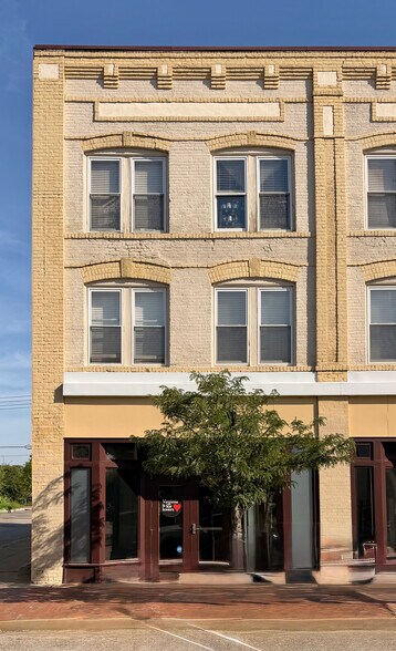 Primary Photo Of 245 E Broadway Ave, Hopewell Apartments For Lease