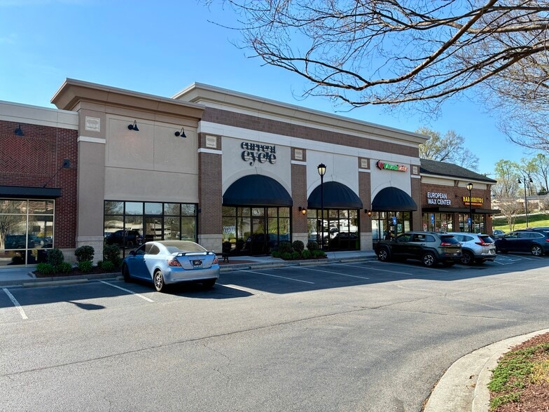 More Photos Of 215 Brookview Centre Way, Knoxville Freestanding For Lease