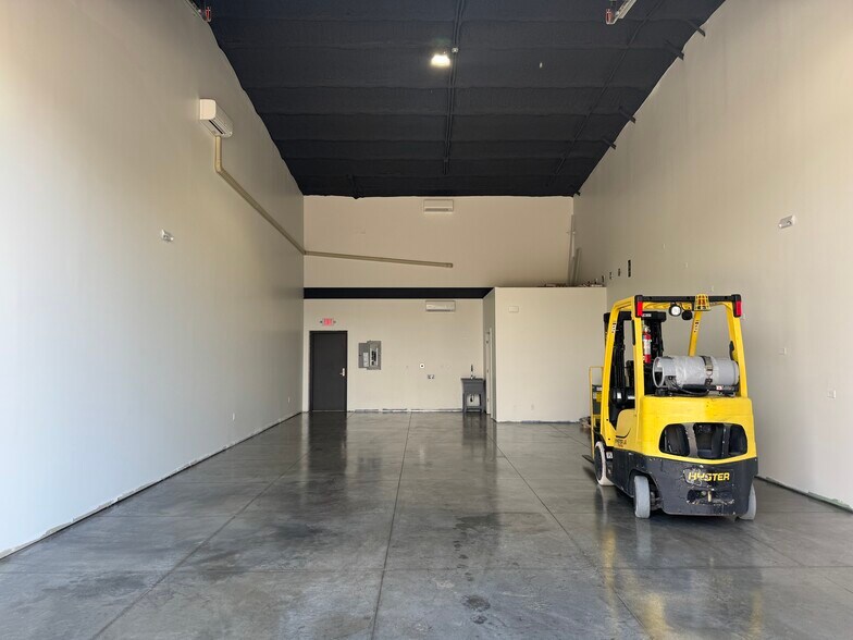 More Photos Of 1507 Marcus Pointe Blvd, Pensacola Flex For Sale