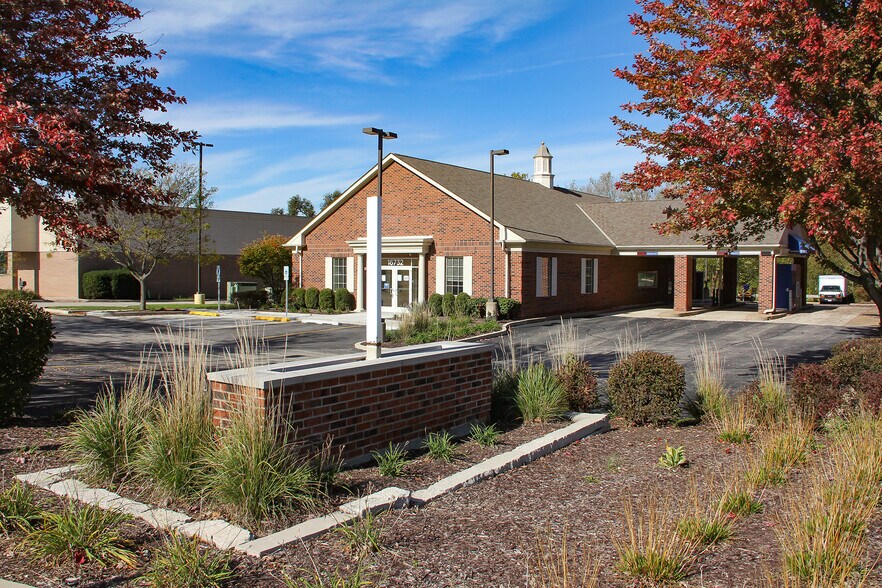 More Photos Of 16732 W 159th St, Lockport Bank For Lease