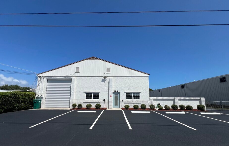 Primary Photo Of 128 Tomahawk Dr, Indian Harbour Beach Warehouse For Sale