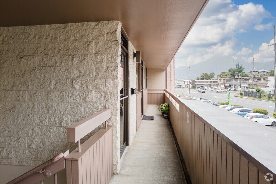 More Photos Of 45-1123 Kamehameha Hwy, Kaneohe Storefront Retail Office For Lease