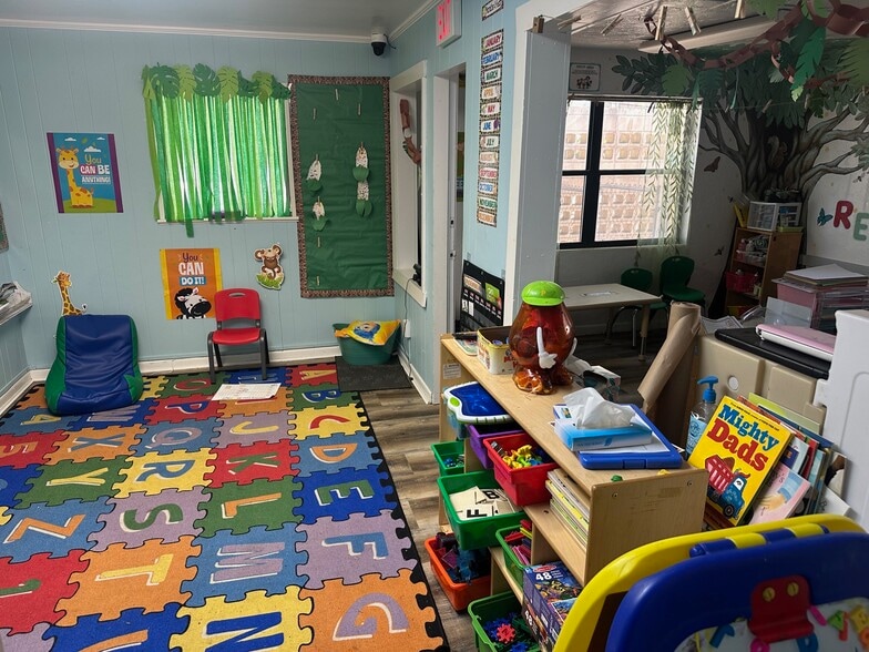 More Photos Of 1300 NW 6th St, Gainesville Office For Sale