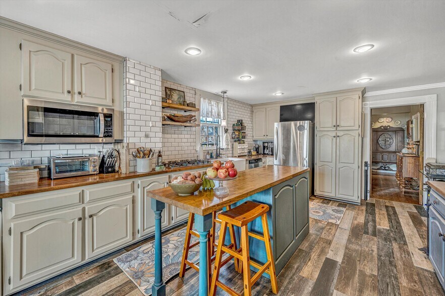 More Photos Of 185 Claiborne Ave, Rocky Mount Hospitality For Sale