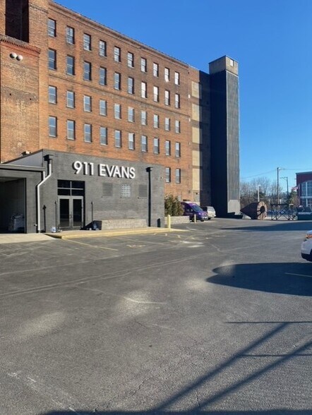 More Photos Of 911 Evans St, Cincinnati Warehouse For Lease