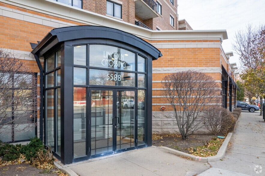 More Photos Of 5582 N Lincoln Ave, Chicago Apartments For Lease