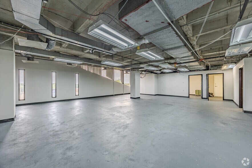 More Photos Of 2001 Martin Luther King Jr Dr, Atlanta Loft Creative Space For Lease