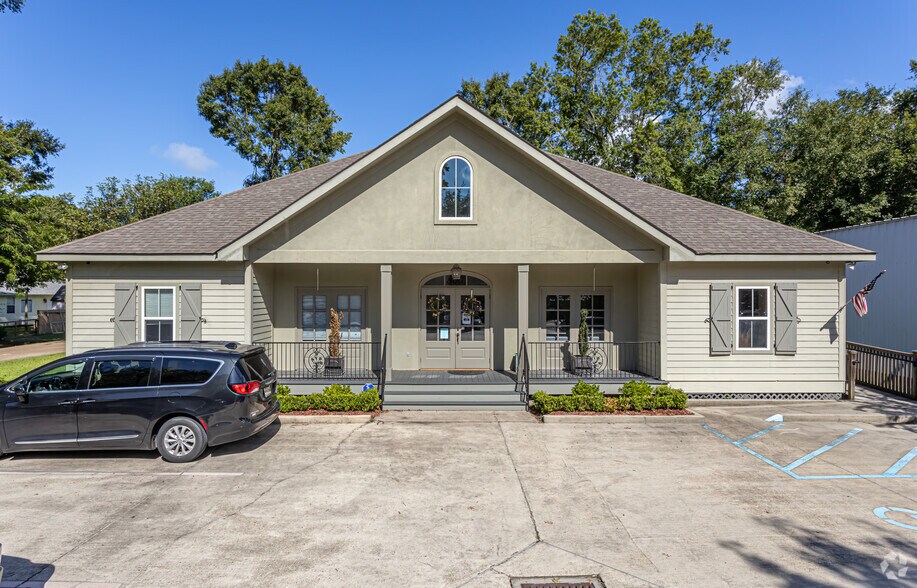 More Photos Of 800 Ramon St, Mandeville Serviced Offices For Lease