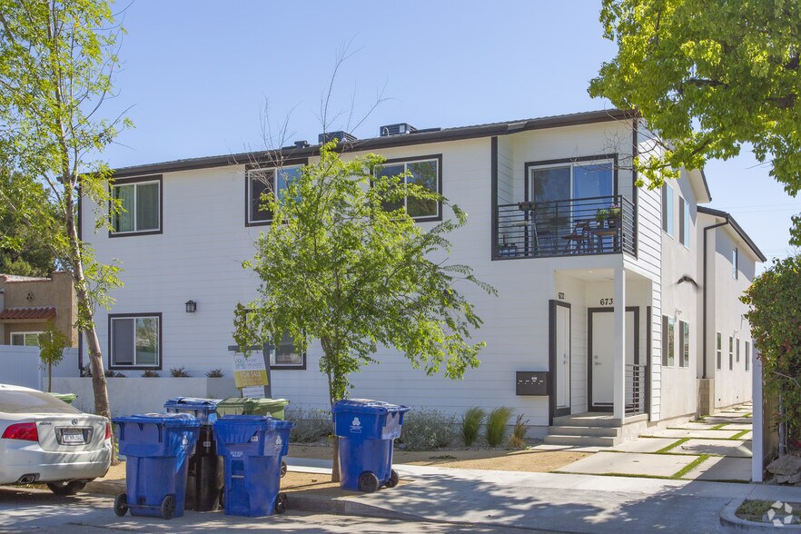More Photos Of 6732 Irvine Ave, North Hollywood Apartments For Sale
