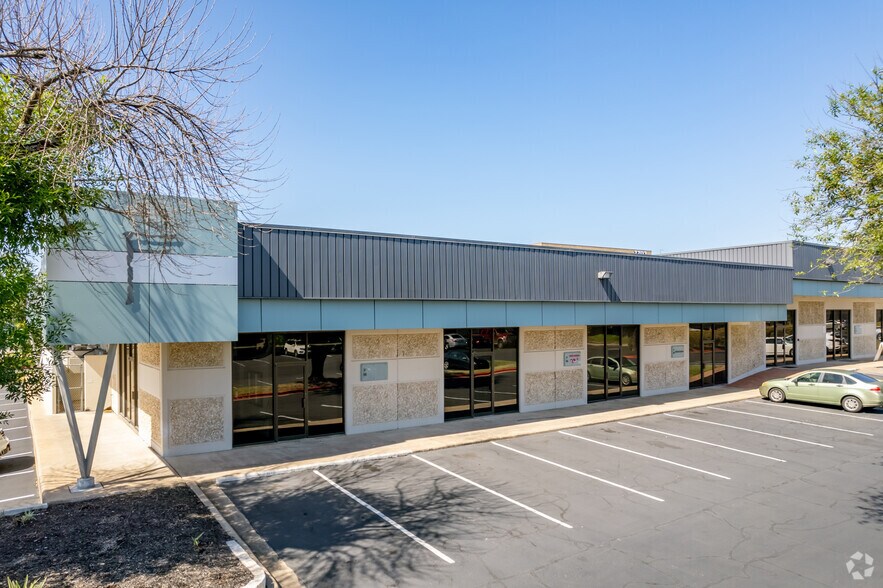 More Photos Of 7801 N Lamar Blvd, Austin Unknown For Lease