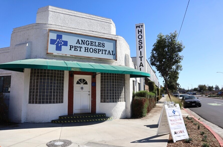 More Photos Of 5846 San Fernando Rd, Glendale Veterinarian Kennel For Sale