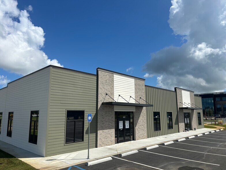 More Photos Of Pooler Parkway and Mosaic Circle, Pooler Storefront Retail Office For Lease