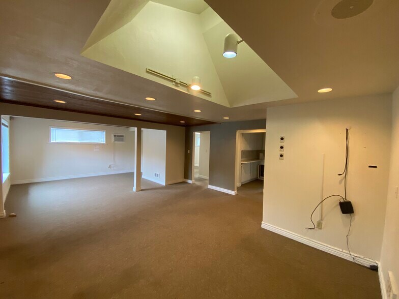 More Photos Of 821-827 128th St SW, Everett Medical For Lease