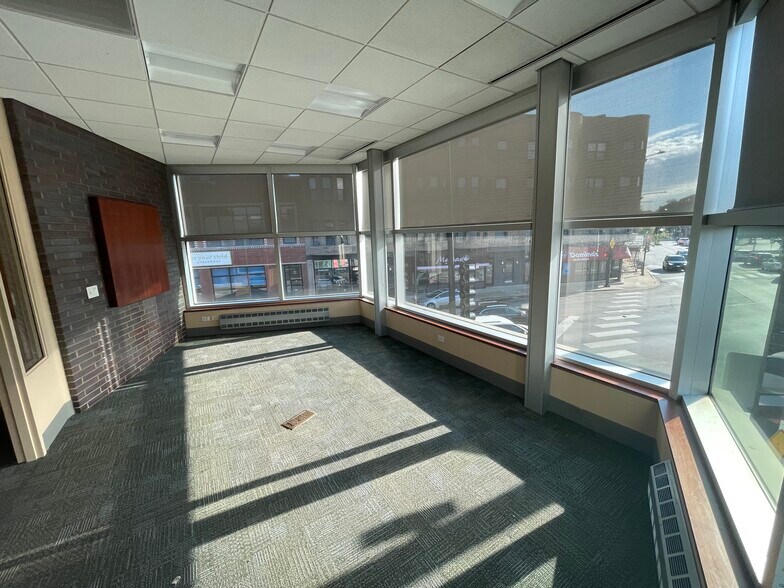 More Photos Of 1640 W Fullerton Ave, Chicago Bank For Lease
